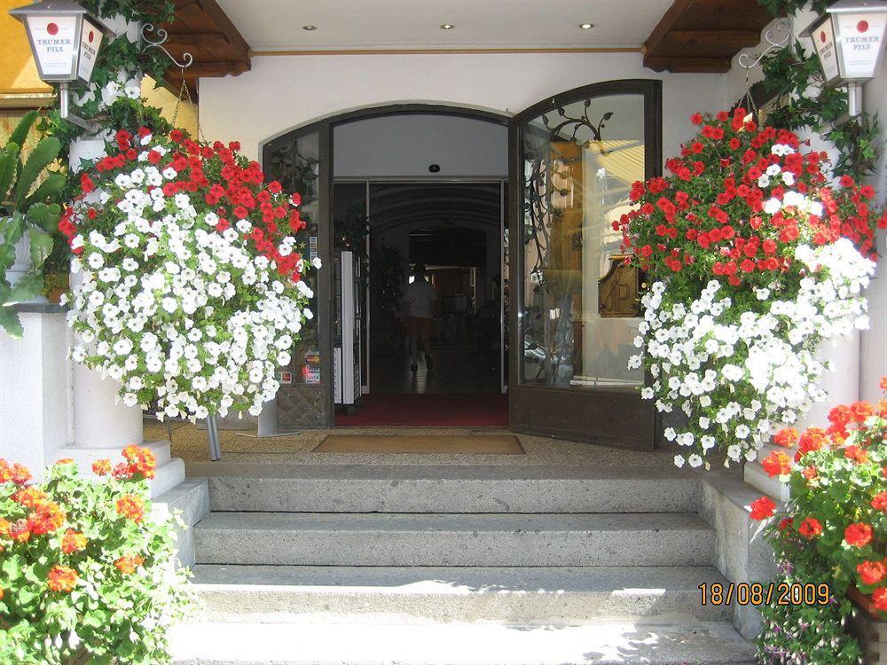 萨尔瓦托尔酒店 卡罗维发利 外观 照片